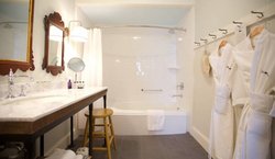  - Hotel on North Pittsfield