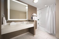  - Fairfield Inn & Suites by Marriott Downtown Nashville - I-40 & I-65, Exit 209