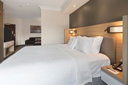  - SpringHill Suites by Marriott Sacramento Airport - I-5, Exits 521 & 521B