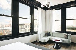  - Kinley Cincinnati Hotel Downtown - I-75, Exit 1C