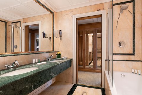 THE WESTIN PALACE MILAN - Photo 82