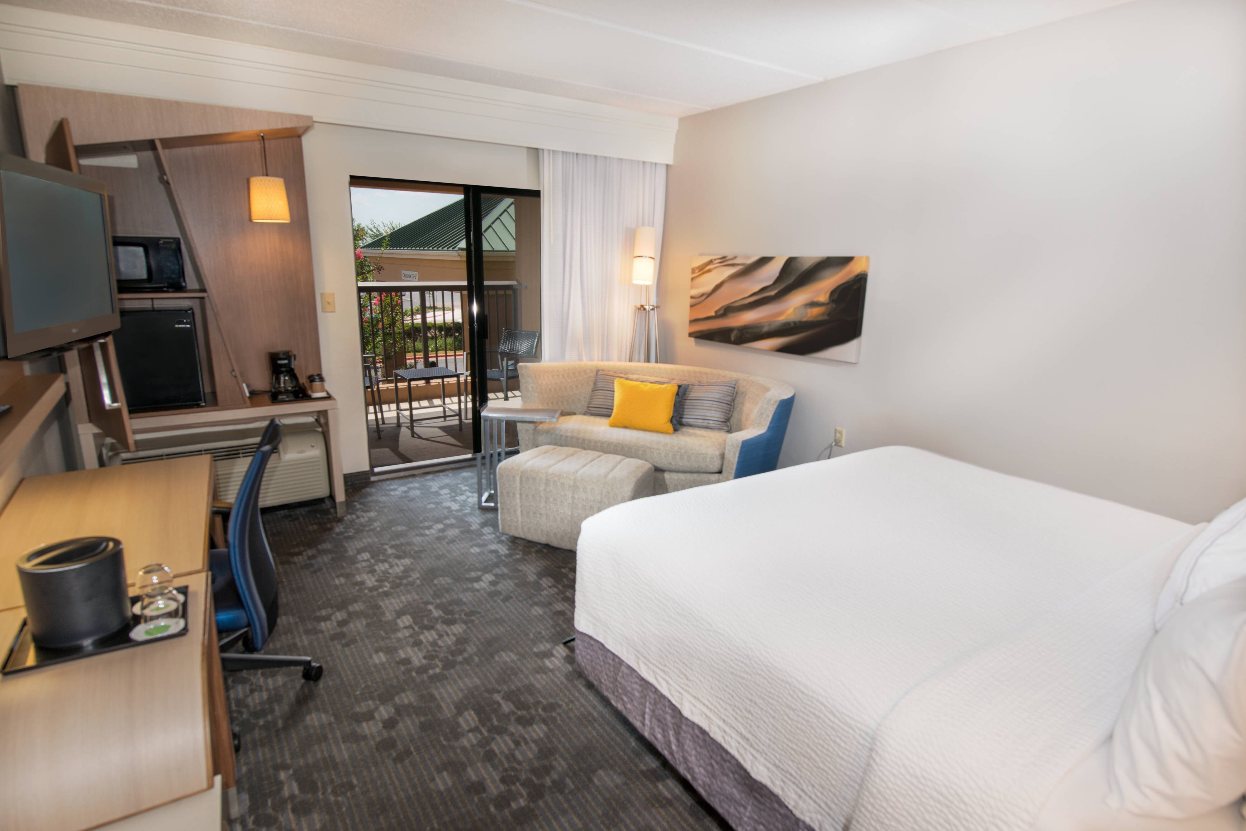 King Guest Room with Balcony