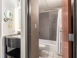  - Crowne Plaza Hotel Airport Milwaukee - I-41 & I-94, Exit 319