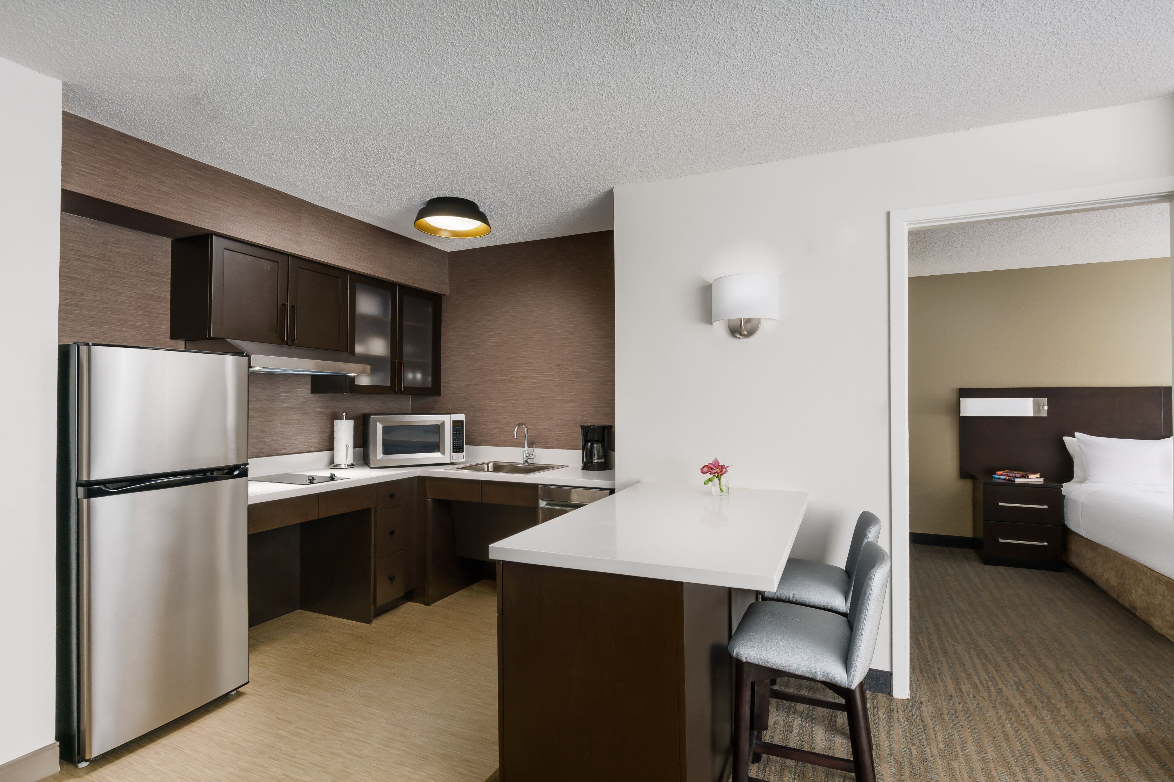 Accessible suite with kitchen and dinette