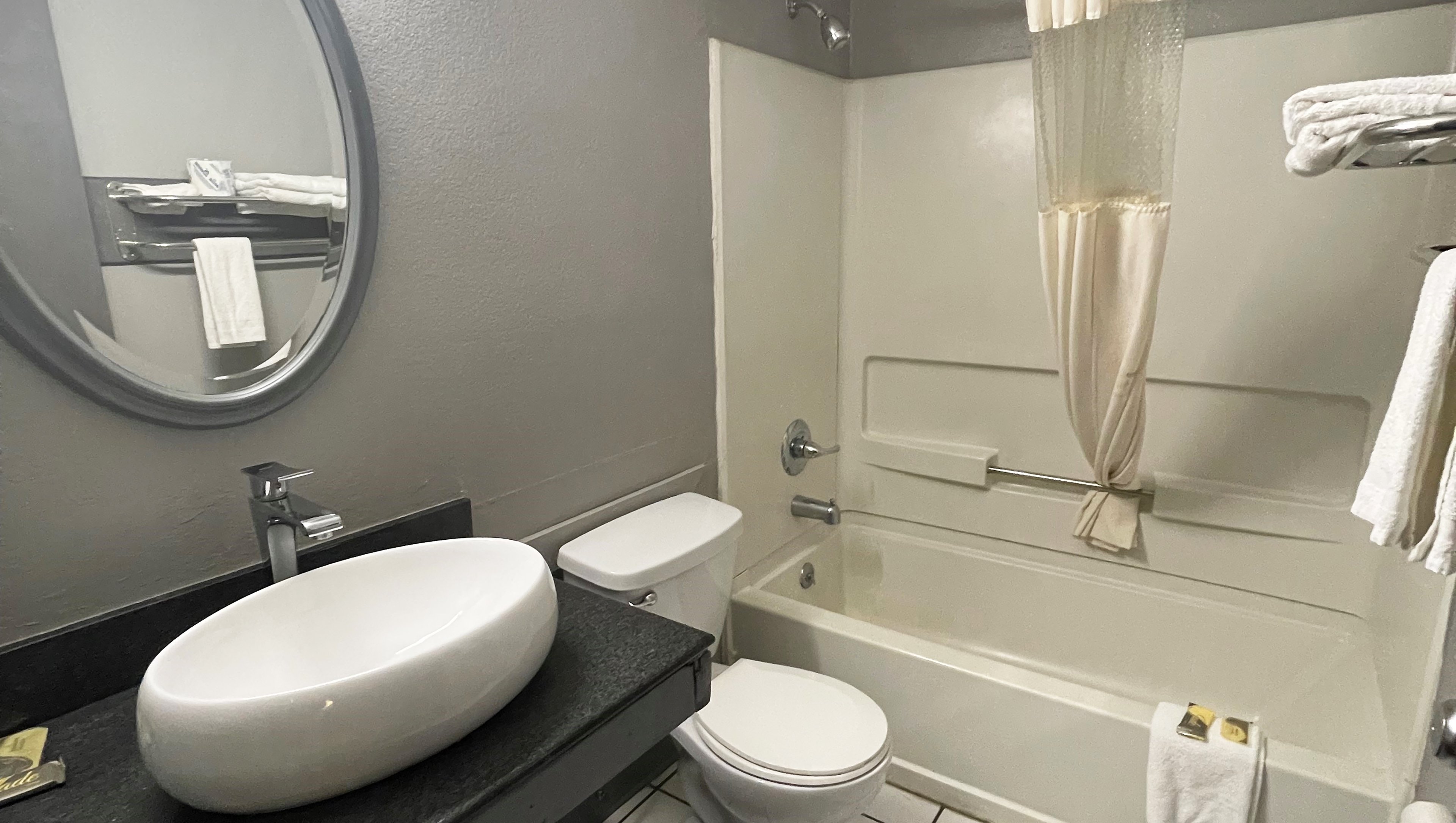 Magnuson Hotel Fort Wayne Nort-guestroom-Bathroom Magnuson Hotel Fort Wayne North.jpg