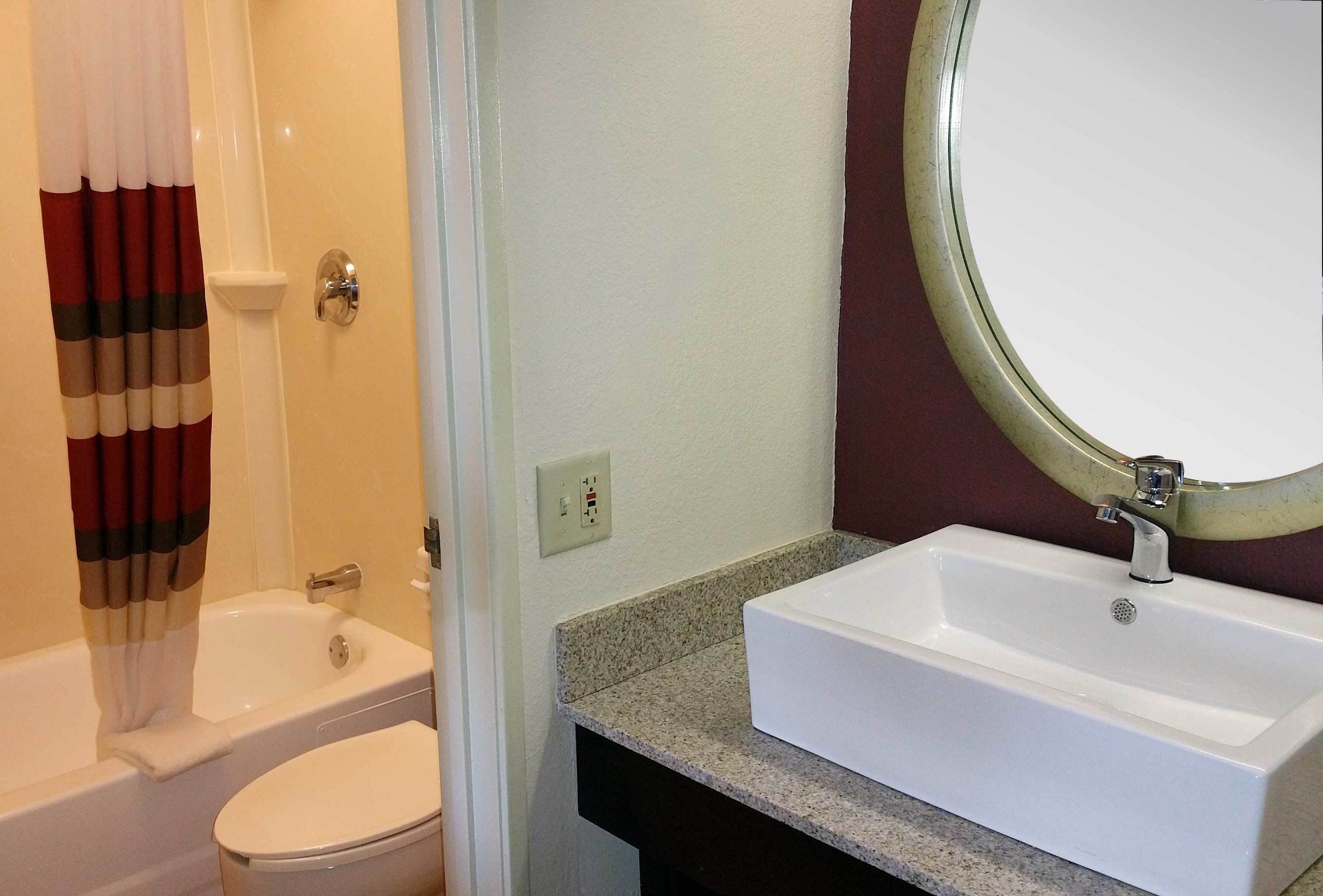 RED ROOF PLUS+ HOFFMAN ESTATES-guestroom-Vanity Bath.jpg