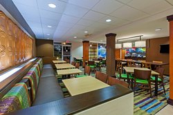  - Fairfield Inn & Suites by Marriott Rogers - I-49, Exit 85