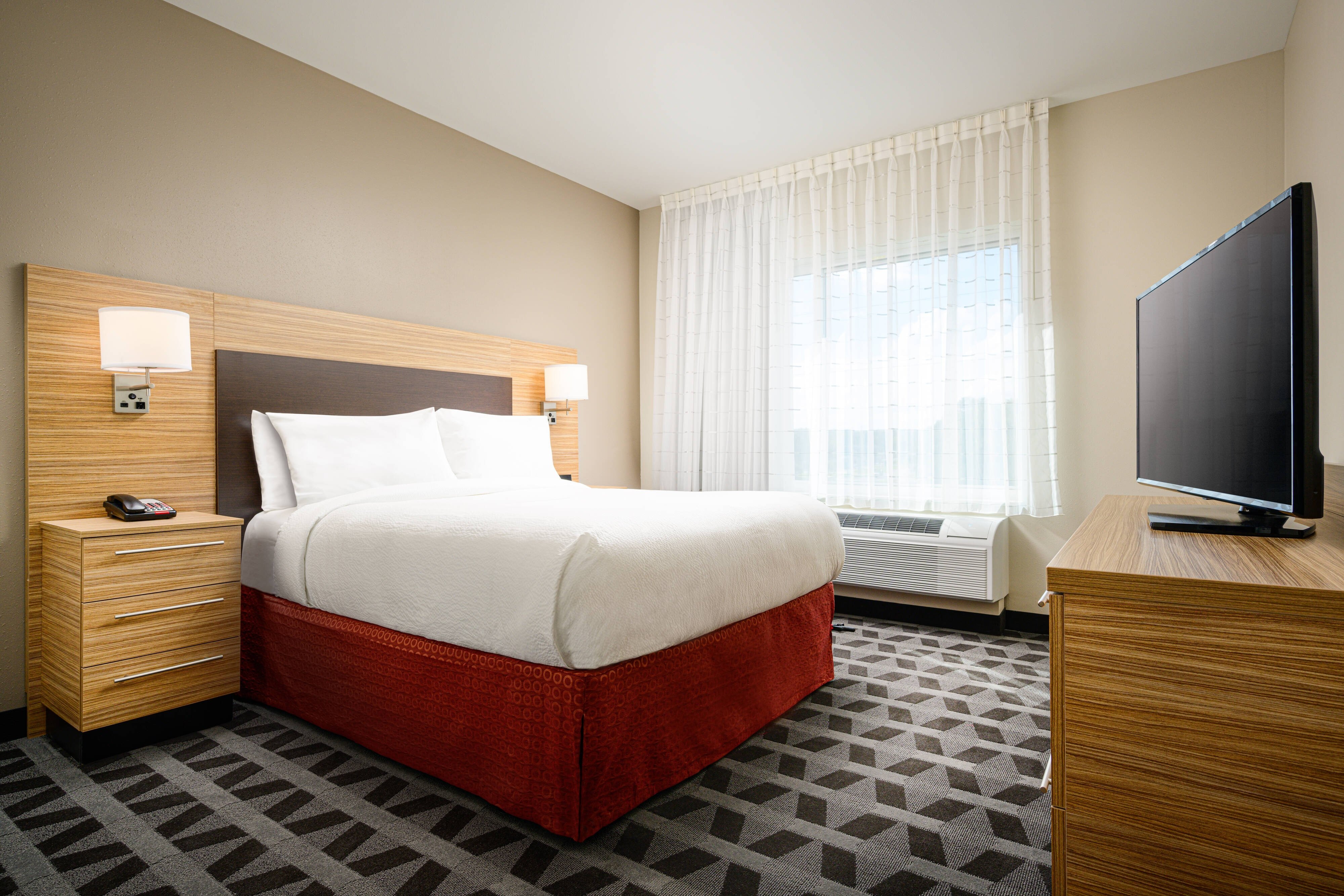 TownePlace Suites by Marriott Tuscaloosa University Area-guestroom-One-Bedroom Suite-King.jpg