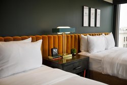  - Cyrus Hotel Topeka - I-70, Exit 362