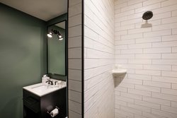  - Cyrus Hotel Topeka - I-70, Exit 362