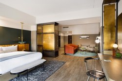  - Cyrus Hotel Topeka - I-70, Exit 362