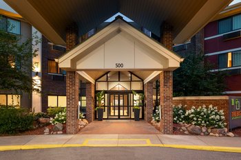 Courtyard by Marriott-Downtown Mississippi Riverfront