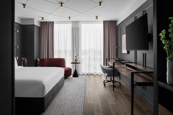  - Renaissance Hotel West Wauwatosa