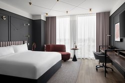  - Renaissance Hotel West Wauwatosa