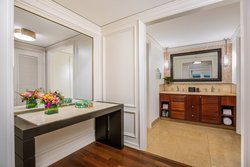  - Ritz-Carlton Hotel Kapalua Maui