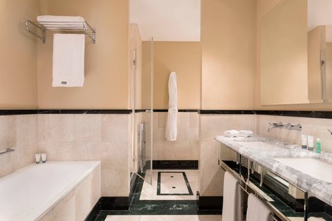 THE WESTIN PALACE MILAN - Photo 26