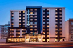  - Fairfield Inn & Suites by Marriott Montreal