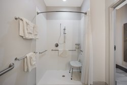  - Holiday Inn Express & Suites Perry