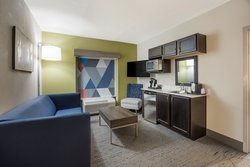  - Holiday Inn Express & Suites Perry