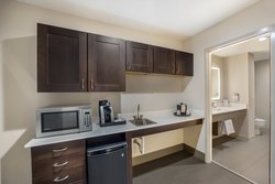  - Holiday Inn Express & Suites Perry