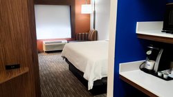  - Holiday Inn Express & Suites Lansing - I-80 & I-94, Exit 161