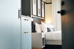  - Kinley Cincinnati Hotel Downtown - I-75, Exit 1C