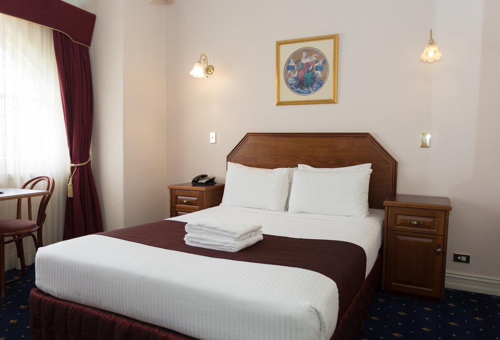 PALAIS ROYALE-guestroom-Deluxe King Room.jpg