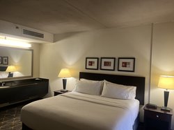  - Holiday Inn & Suites Springfield - I-44, Exit 80