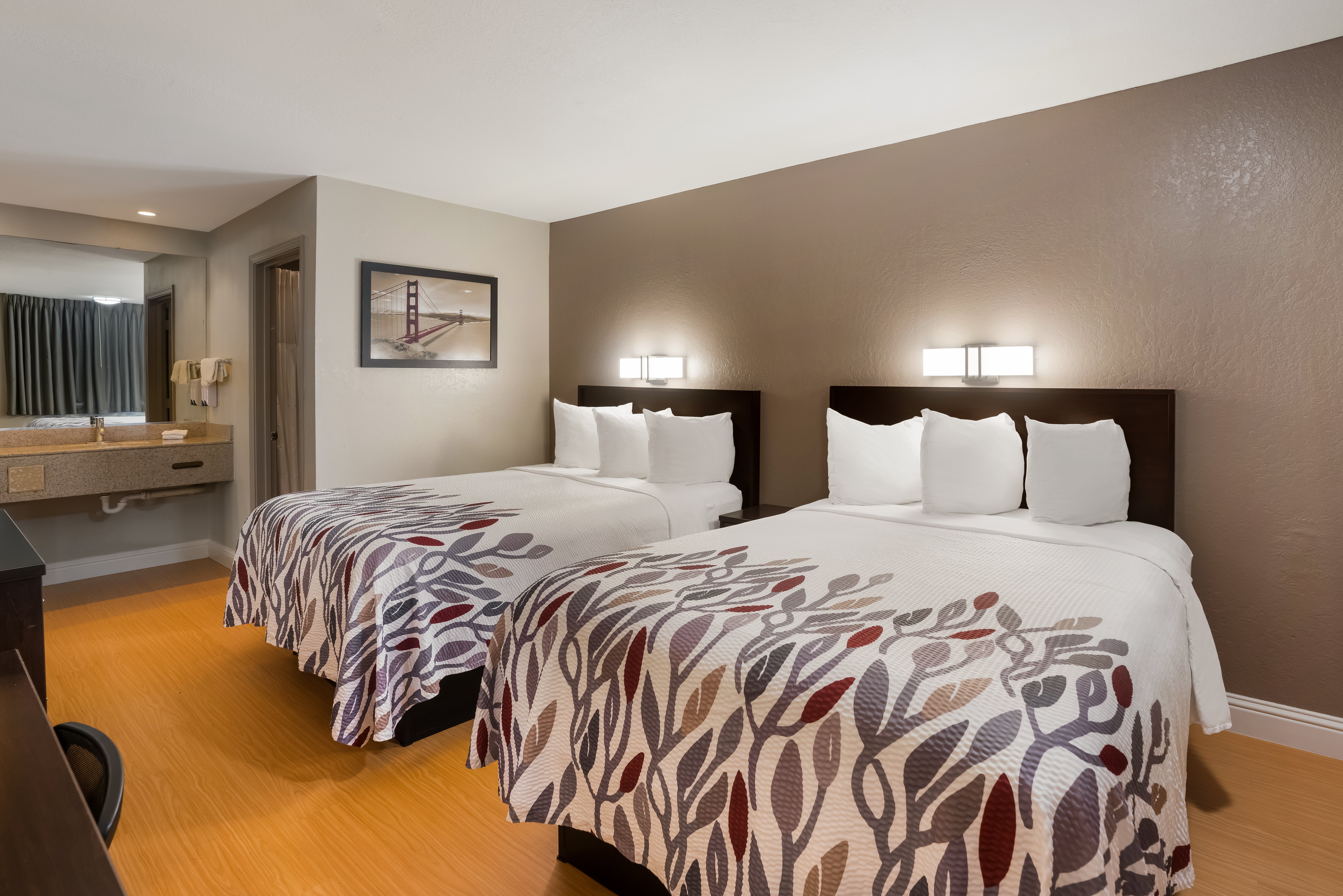 RED ROOF STOCKTON-guestroom-Deluxe Full Beds.jpg
