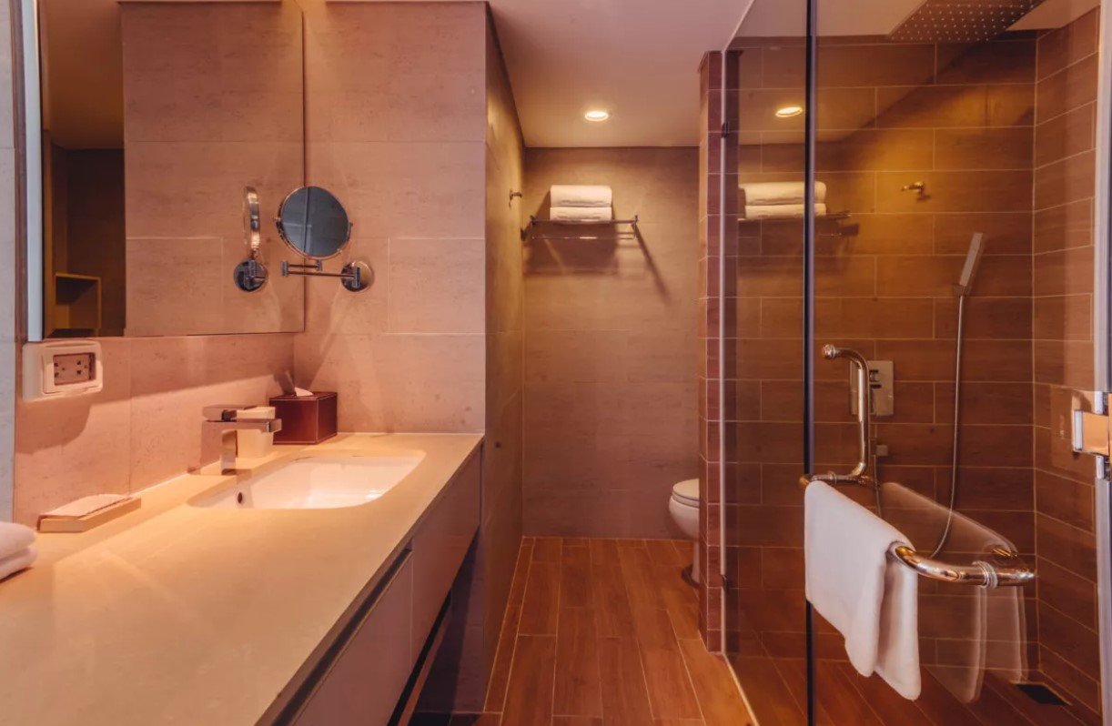 SILA URBAN LIVING-guestroom-Deluxe Studio - Bathroom.jpg