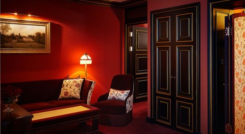 Atelier King Room