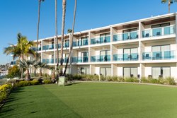  - Marina del Rey Hotel