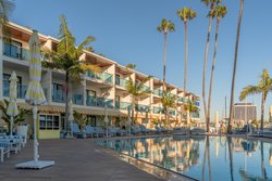  - Marina del Rey Hotel