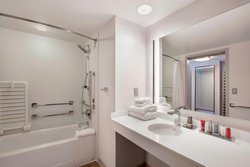  - Marriott Hotel Downtown Louisville - I-65, Exit 136C