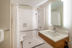  - Holiday Inn Express Vermilion