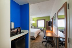  - Holiday Inn Express Vermilion
