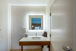  - Holiday Inn Express Vermilion