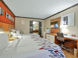  - Red Roof Inn Uhrichsville