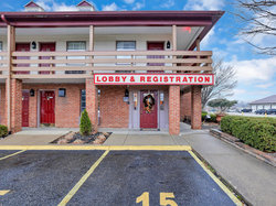  - Red Roof Inn Uhrichsville