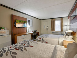  - Red Roof Inn Uhrichsville