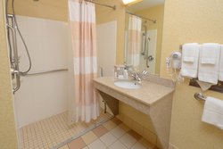  - Fairfield Inn & Suites by Marriott Northwest Richmond - I-64, Exit 180