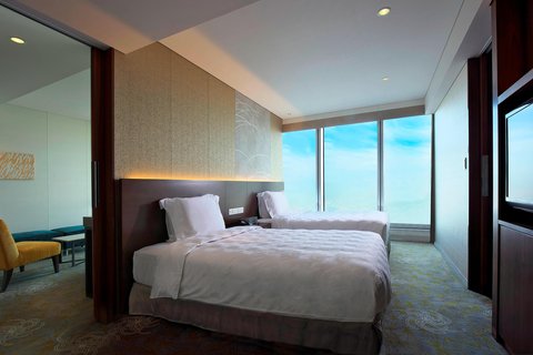 OSAKA MARRIOTT MIYAKO HOTEL - Photo 28