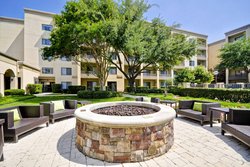  - Courtyard by Marriott Market Center Dallas - I-35, Exit 430B