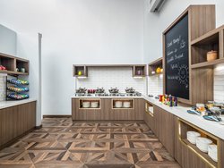  - Crowne Plaza Hotel Greenbelt - I-95 & I-495, Exit 23