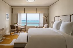  - Four Seasons Hotel Miami - I-95, Exit 1B