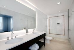  - Courtyard by Marriott Hotel Downtown Atlanta - I-75 & I-85, Exit 249B & 249C