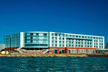 Courtyard by Marriott Erie Bayfront