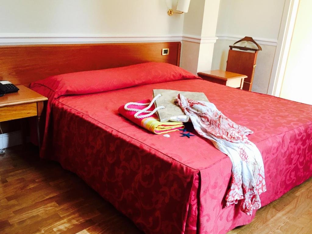 HOTEL CLAILA-guestroom-GUEST ROOM.jpg
