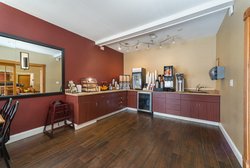  - Red Roof Inn Troy - I-55 & I-70, Exit 18