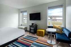  - Aloft Hotel South Austin - I-35, Exit 231